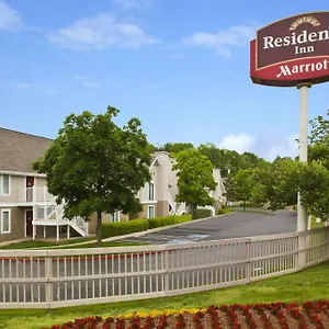 By Marriott Airport États-Unis